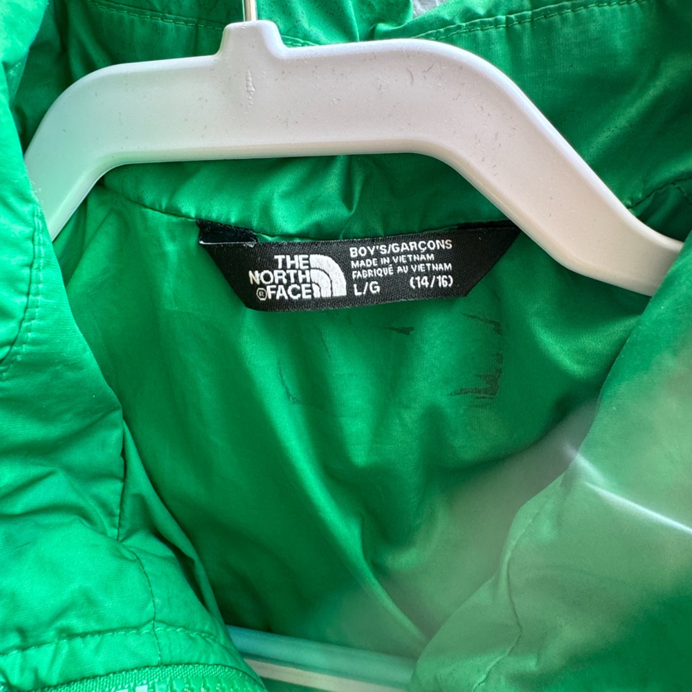 Green North Face winter coat. Size boy’s large - Picture 3 of 4